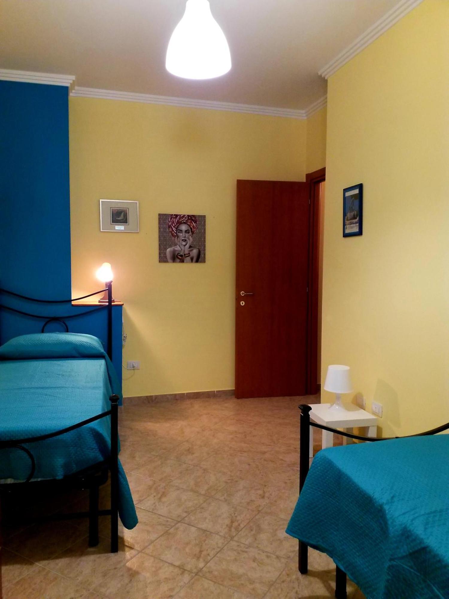 Al Cortile Del Pozzo Apartman Delia Kültér fotó
