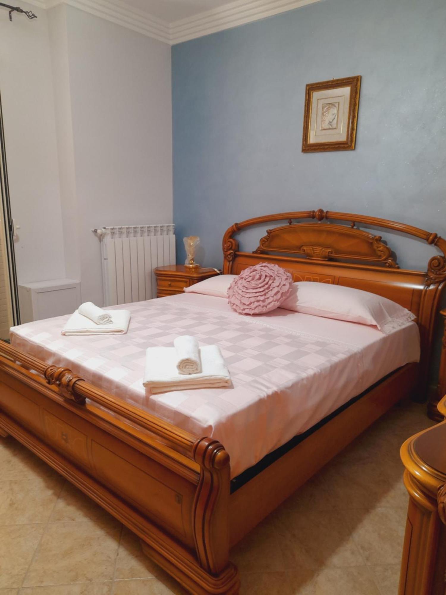 Al Cortile Del Pozzo Apartman Delia Kültér fotó