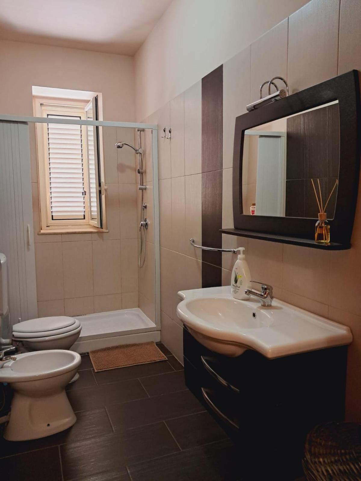 Al Cortile Del Pozzo Apartman Delia Kültér fotó