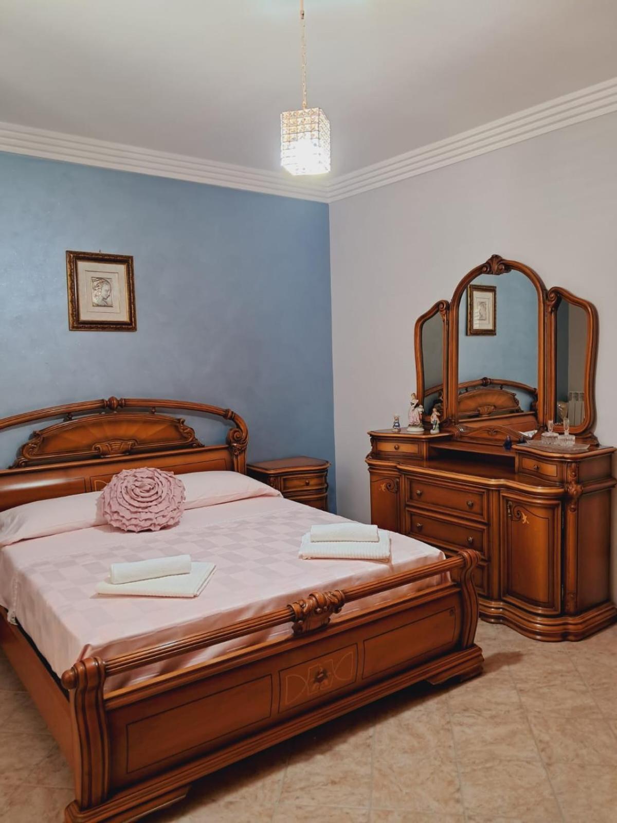 Al Cortile Del Pozzo Apartman Delia Kültér fotó