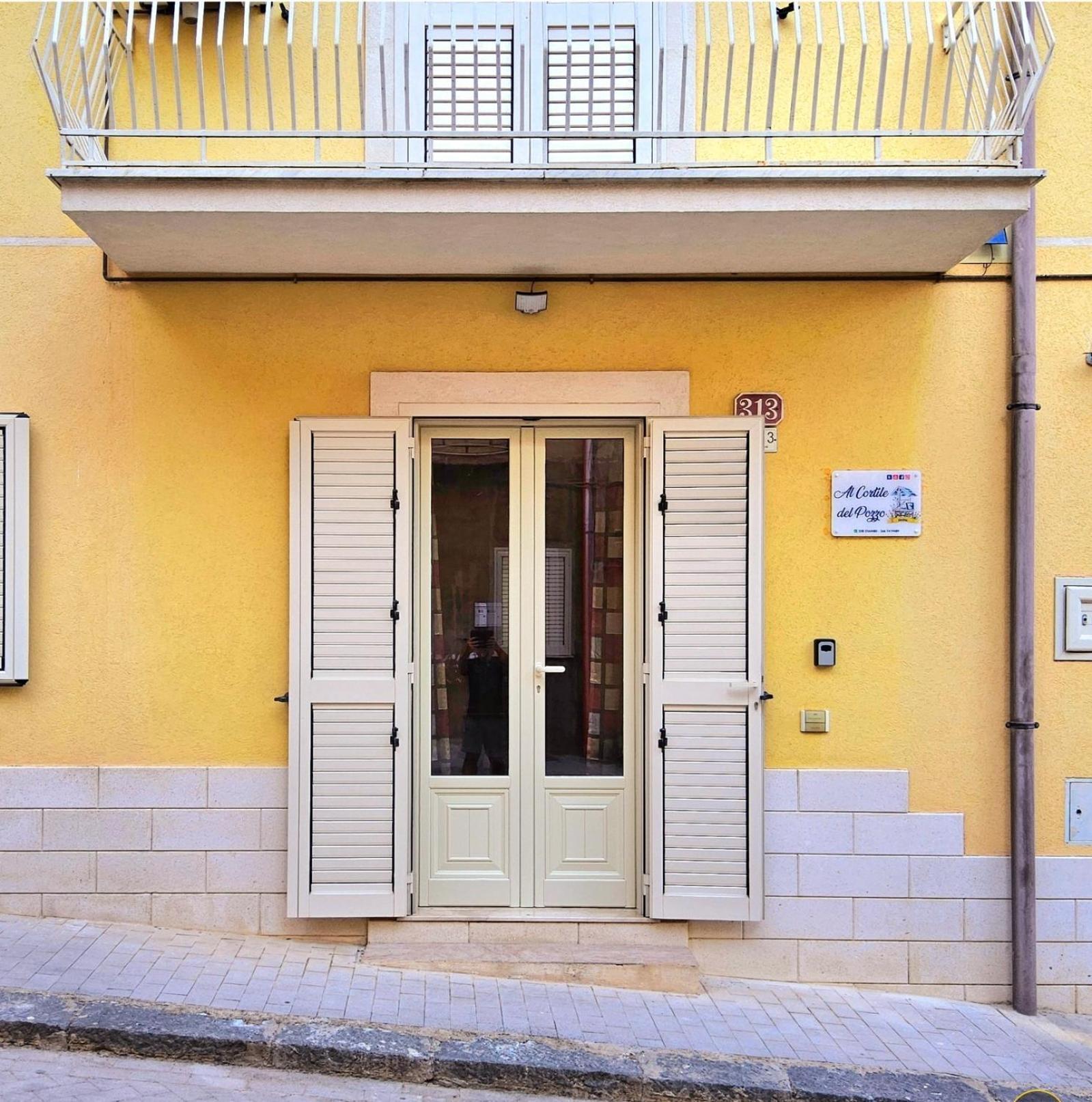 Al Cortile Del Pozzo Apartman Delia Kültér fotó