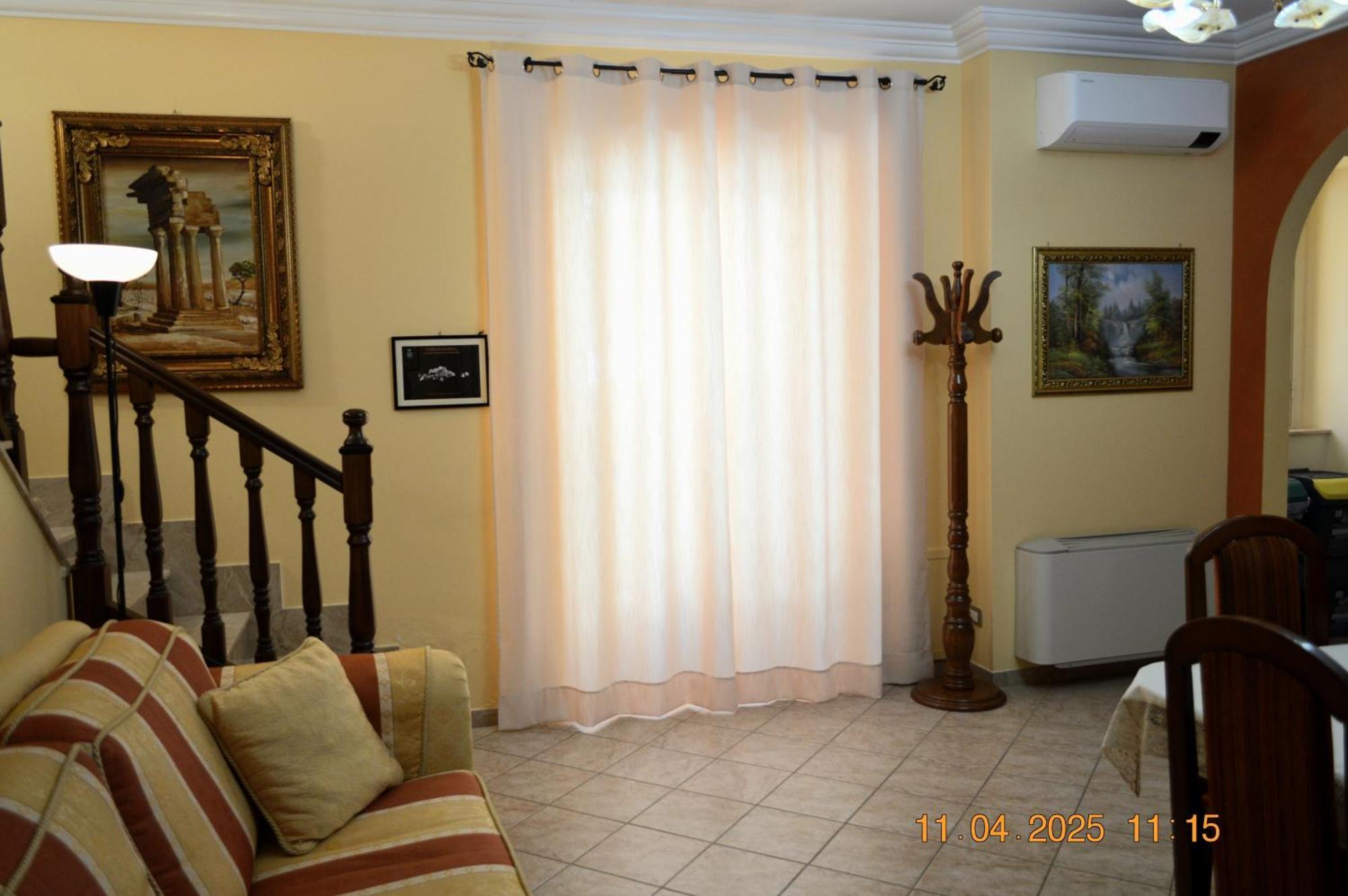 Al Cortile Del Pozzo Apartman Delia Kültér fotó