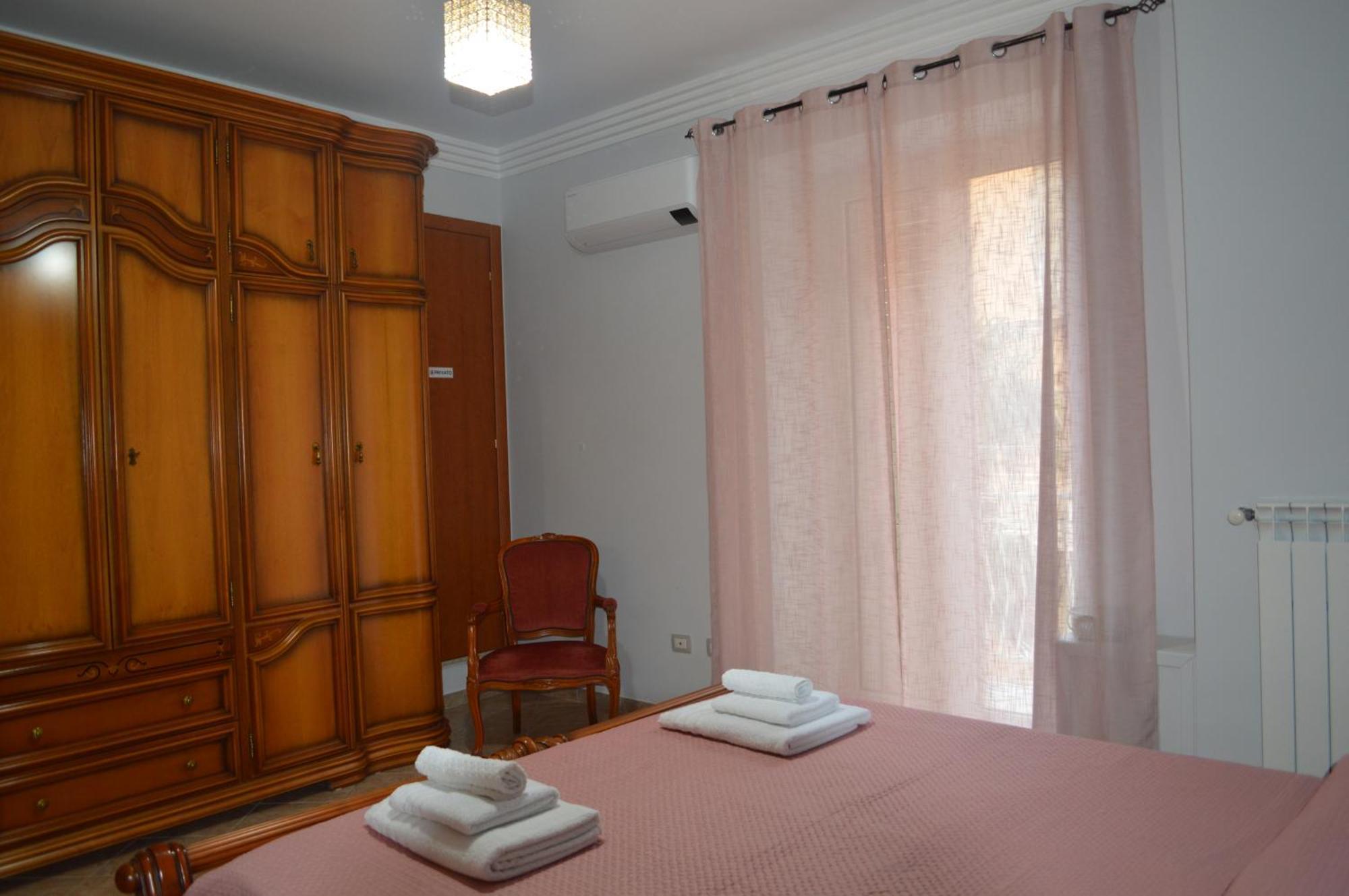 Al Cortile Del Pozzo Apartman Delia Kültér fotó